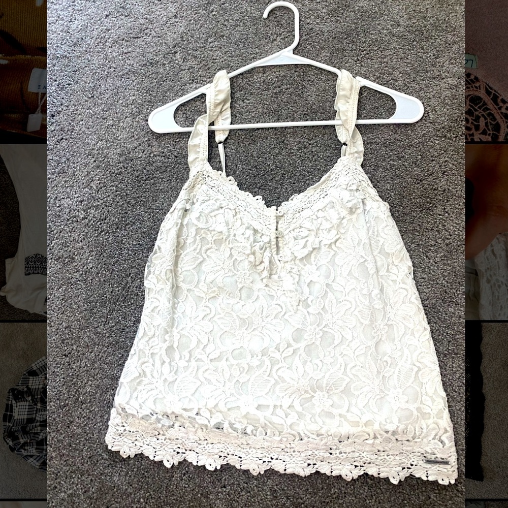 Ambercrombie & Fitch White Lace Top. Size M.
